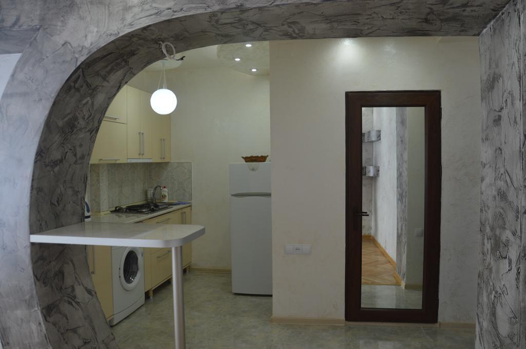 Irakli'S Apartment With Sea View Batoumi Chambre photo